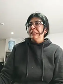 aisha latina online show from 11/06/25, 03:24