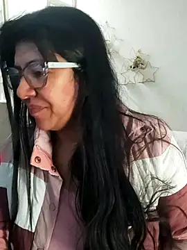 aisha latina online show from 02/13/26, 02:46