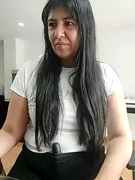 aisha latina online show from 05/21/26, 03:08