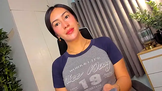 Jasmine Elcock online show from 04/14/26, 02:01