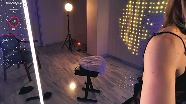 Arielle  03 online show from 05/17/26, 01:47