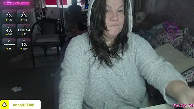 femme fatale1 online show from 12/14/25, 08:41