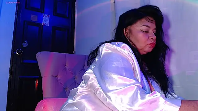 karlablue  online show from 10/01/25, 12:49