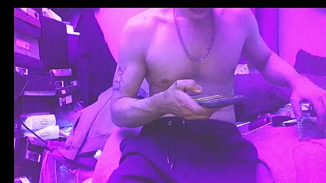 Snapshot of Cloudd_Kingg_Iceyyy chatting on 05/15/26, 07:32 Cloudd Kingg Iceyyy online show from 05/15/26, 07:32