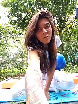 Yuky ta online show from 11/23/25, 05:02