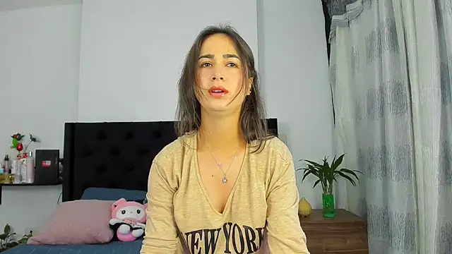 AndreaStivens online show from 10/05/25, 10:57