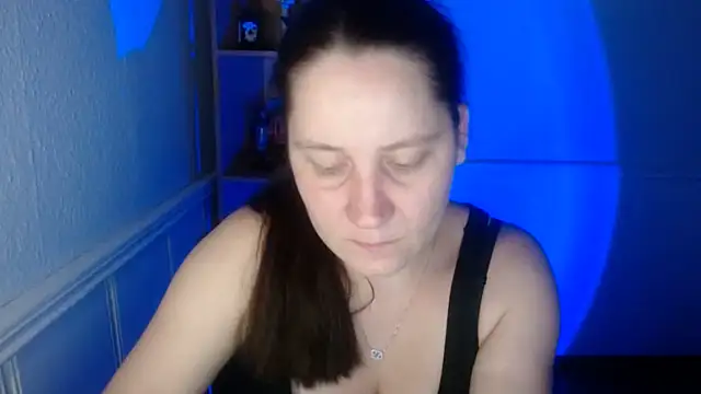 Snapshot of JosieJun_ chatting on 10/15/25, 06:41 JosieJun online show from 10/15/25, 06:41