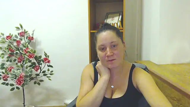 Snapshot of JosieJun_ chatting on 10/21/25, 05:13 JosieJun online show from 10/21/25, 05:13