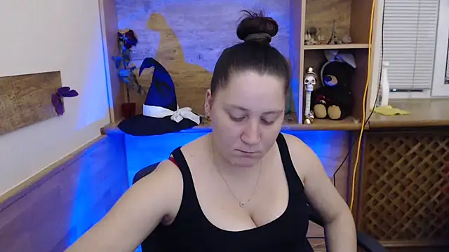 Snapshot of JosieJun_ chatting on 10/30/25, 07:58 JosieJun online show from 10/30/25, 07:58