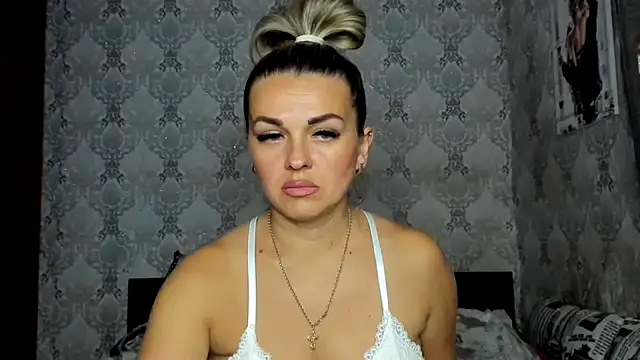 NicoletMoore online show from 09/25/25, 07:28