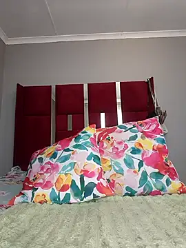 HoneyDropsX online show from 10/10/25, 08:35