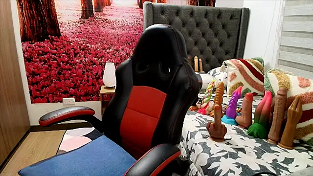 Snapshot of sofia23dirty chatting on 02/24/25, 12:09 sofia23dirty online show from 02/24/25, 12:09