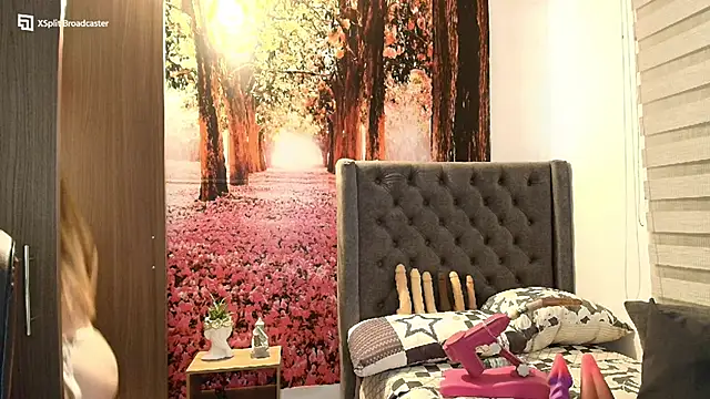 Snapshot of sofia23dirty chatting on 09/18/25, 09:39 sofia23dirty online show from 09/18/25, 09:39