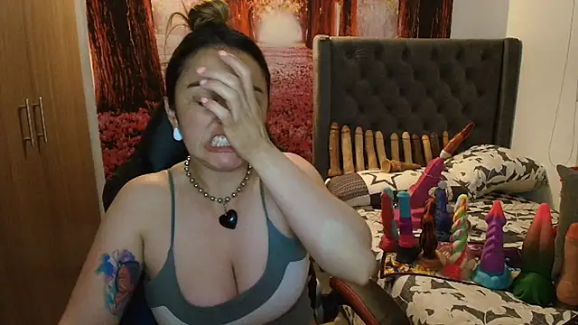 Snapshot of sofia23dirty chatting on 11/04/25, 10:31 sofia23dirty online show from 11/04/25, 10:31