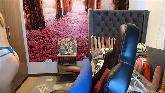 Snapshot of sofia23dirty chatting on 11/09/25, 09:46 sofia23dirty online show from 11/09/25, 09:46