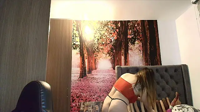 Snapshot of sofia23dirty chatting on 11/17/25, 10:26 sofia23dirty online show from 11/17/25, 10:26