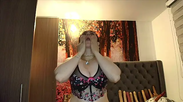 Snapshot of sofia23dirty chatting on 11/21/25, 10:19 sofia23dirty online show from 11/21/25, 10:19