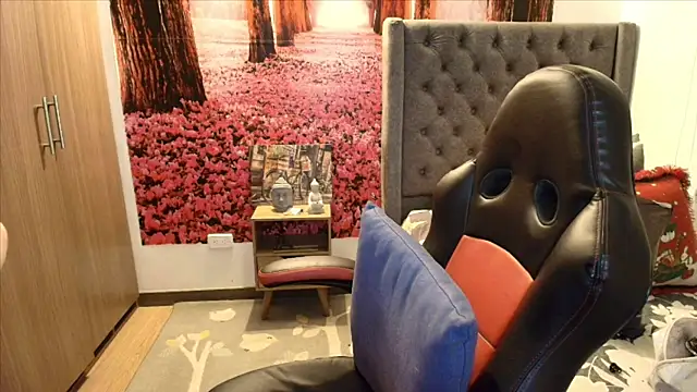 Snapshot of sofia23dirty chatting on 12/15/25, 10:25 sofia23dirty online show from 12/15/25, 10:25