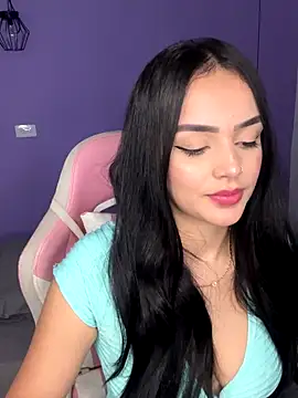 Snapshot of anniehart chatting on 11/04/25, 01:27 anniehart online show from 11/04/25, 01:27