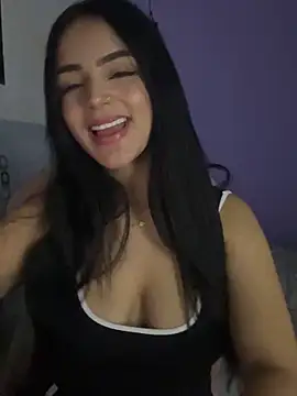 Snapshot of anniehart chatting on 11/07/25, 01:49 anniehart online show from 11/07/25, 01:49