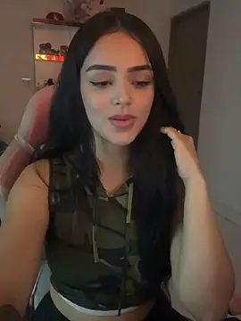 Snapshot of anniehart chatting on 11/28/25, 12:46 anniehart online show from 11/28/25, 12:46