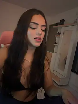 anniehart online show from 05/05/26, 01:35
