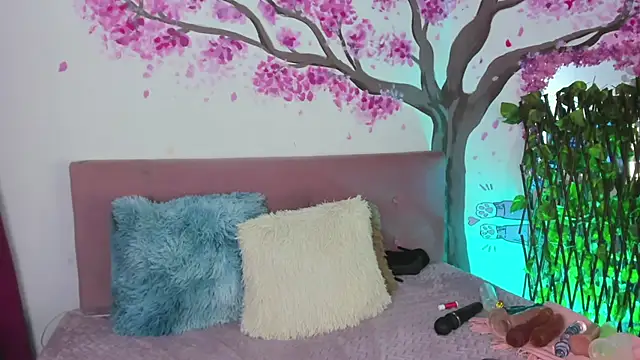 Snapshot of magali_19 chatting on 01/12/25, 12:39 magali 19 online show from 01/12/25, 12:39