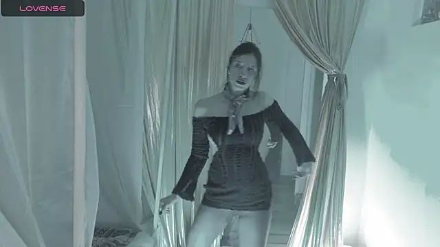 Snapshot of magali_19 chatting on 10/21/25, 12:11 magali 19 online show from 10/21/25, 12:11