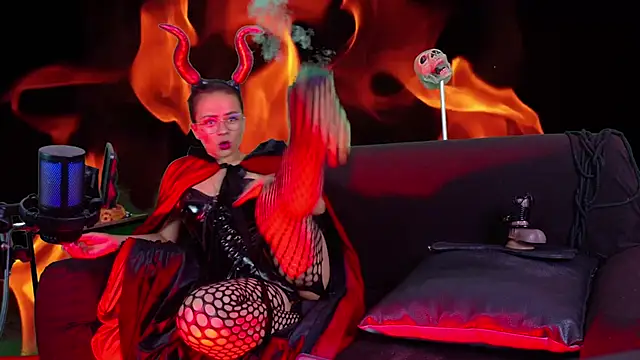 Snapshot of MistressSlut1 chatting on 03/07/26, 11:29 MistressSlut1 online show from 03/07/26, 11:29