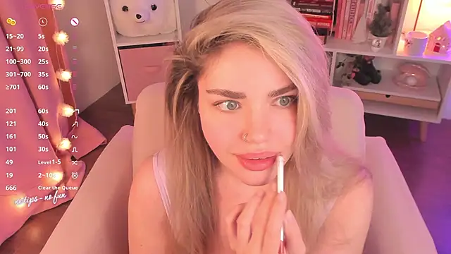 pussy-kattt online show from 01/08/25, 10:59