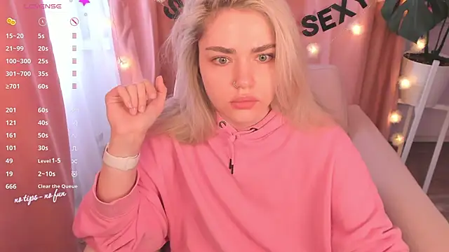 pussy-kattt online show from 03/21/25, 11:33