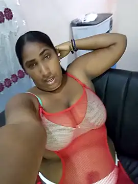 Snapshot of estrellasquirt chatting on 02/15/25, 03:20 estrellasquirt online show from 02/15/25, 03:20