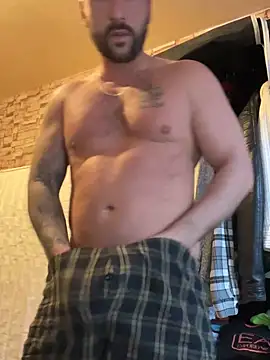 Snapshot of 2guysforu chatting on 02/28/25, 07:26 2guysforu online show from 02/28/25, 07:26