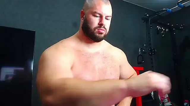 Snapshot of muscularjohnforuX chatting on 06/19/26, 08:29 muscularjohnforuX online show from 06/19/26, 08:29