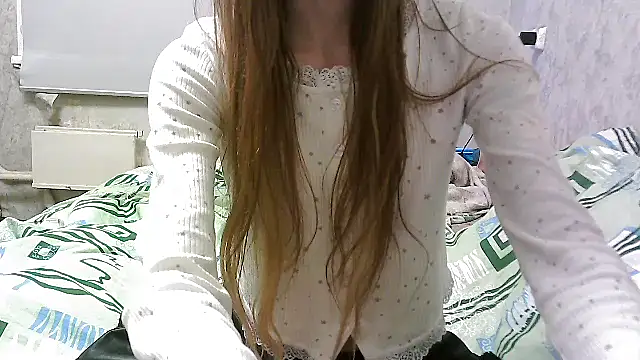 Snapshot of KittyBounty chatting on 12/14/25, 10:25 KittyBounty online show from 12/14/25, 10:25