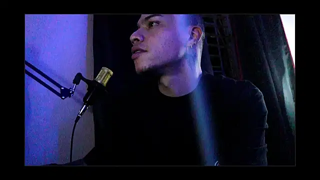 Snapshot of BestMasterForYou chatting on 09/30/25, 03:55 BestMasterForYou online show from 09/30/25, 03:55