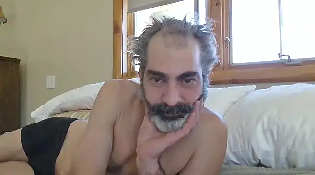 Snapshot of Poindexxter13 chatting on 02/25/25, 10:29 Poindexxter13 online show from 02/25/25, 10:29