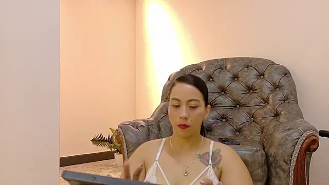 Snapshot of niky_smit chatting on 02/25/25, 11:52 niky smit online show from 02/25/25, 11:52
