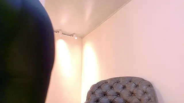Snapshot of niky_smit chatting on 09/30/25, 10:42 niky smit online show from 09/30/25, 10:42