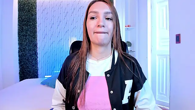 miataylorr1 online show from 03/10/26, 12:32