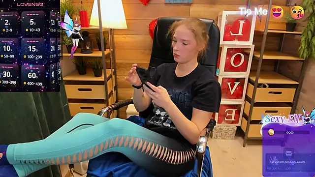 Snapshot of _fiona_Love chatting on 03/02/25, 10:05  fiona Love online show from 03/02/25, 10:05