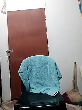 Snapshot of lickmepussy21 chatting on 09/29/25, 03:28 lickmepussy21 online show from 09/29/25, 03:28