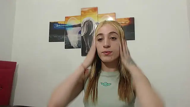 Snapshot of andreahhill chatting on 04/09/26, 09:42 andreahhill online show from 04/09/26, 09:42