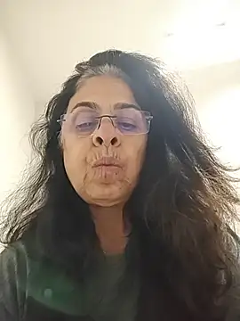 Susannemilf online show from 11/18/25, 04:11