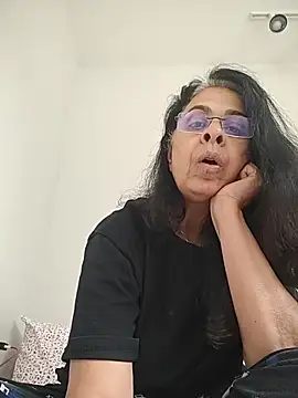 Susannemilf online show from 11/22/25, 07:02