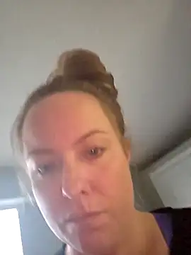 julimonroe online show from 02/12/26, 09:32