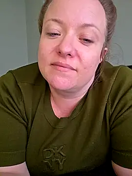 julimonroe online show from 04/15/26, 12:06