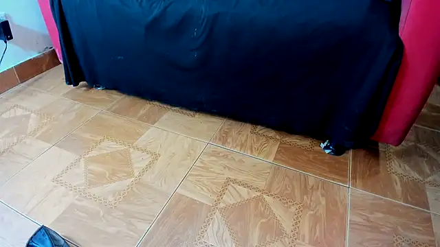 Snapshot of MissVioleta1 chatting on 10/24/25, 07:27 MissVioleta1 online show from 10/24/25, 07:27