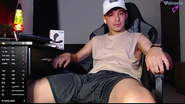 Snapshot of Angel-Twink chatting on 01/15/26, 12:37 Angel-Twink online show from 01/15/26, 12:37