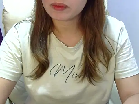    zurIII09  online show from 12/04/25, 09:29